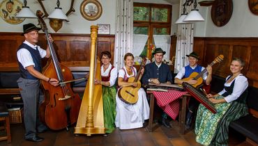 'G'schicht'n, G'spiel und G'sang' from Bayern and Tirol